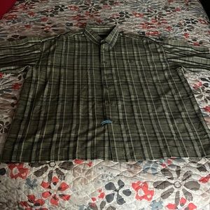Man’s short sleeve shirt not new no tags size 2xxl price 22.00